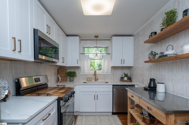 218 Mcmakin Drive, Greenville, SC 29617