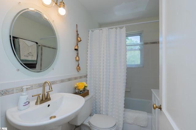 218 Mcmakin Drive, Greenville, SC 29617