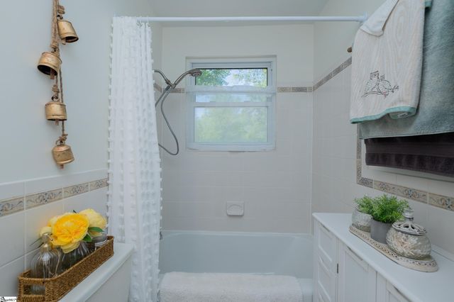 218 Mcmakin Drive, Greenville, SC 29617