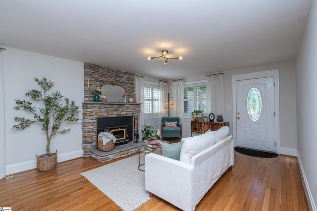 218 Mcmakin Drive, Greenville, SC 29617