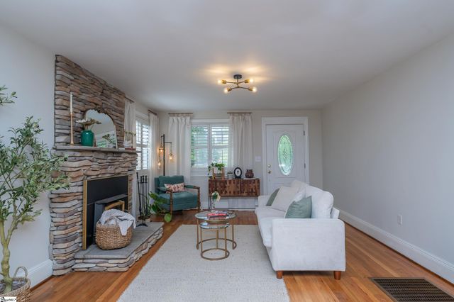 218 Mcmakin Drive, Greenville, SC 29617