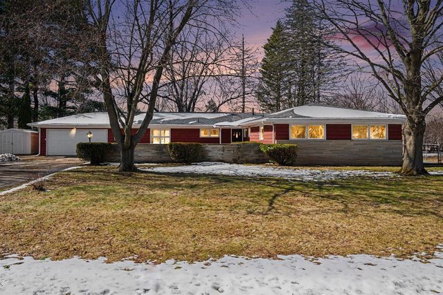 16172 Brookwood Drive, Buchanan, MI 49107