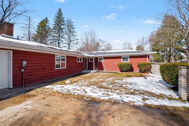 16172 Brookwood Drive, Buchanan, MI 49107