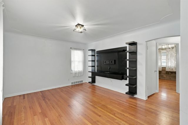 7544 Fisher Avenue, Warren, MI 48091