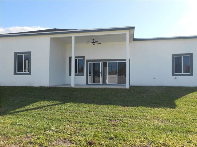 3510 2nd ST W, Lehigh Acres, FL 33971