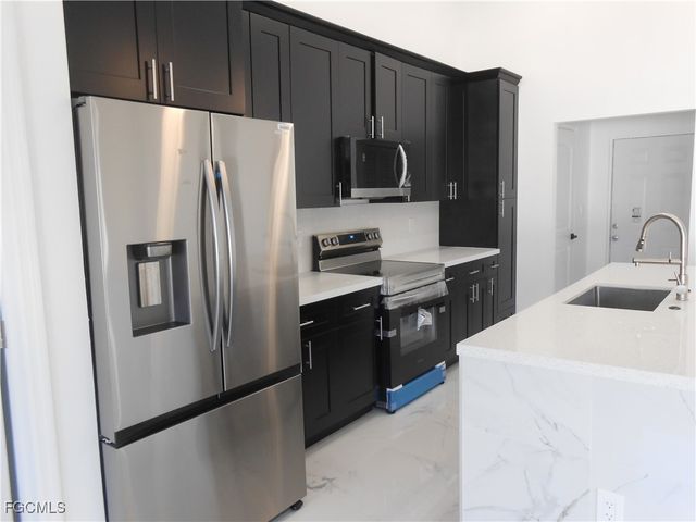 3510 2nd ST W, Lehigh Acres, FL 33971