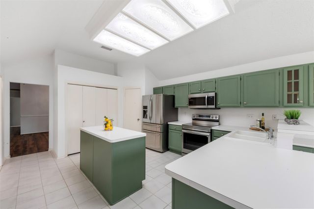 706 Rosefield Court, Pearland, TX 77584