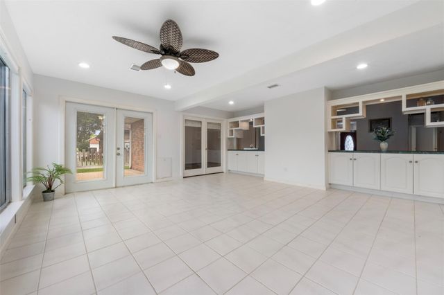 706 Rosefield Court, Pearland, TX 77584