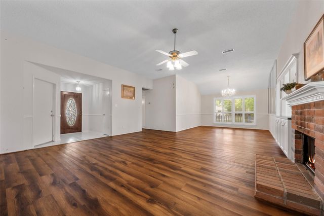 706 Rosefield Court, Pearland, TX 77584