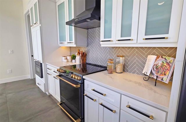 2475 BAY STREET, Sarasota, FL 34237