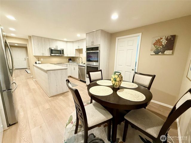 11049 18th Avenue SW, Seattle, WA 98146
