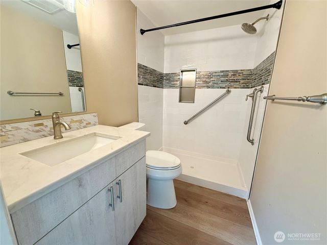 11049 18th Avenue SW, Seattle, WA 98146