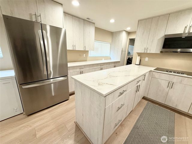 11049 18th Avenue SW, Seattle, WA 98146