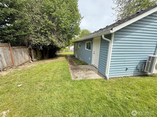11049 18th Avenue SW, Seattle, WA 98146