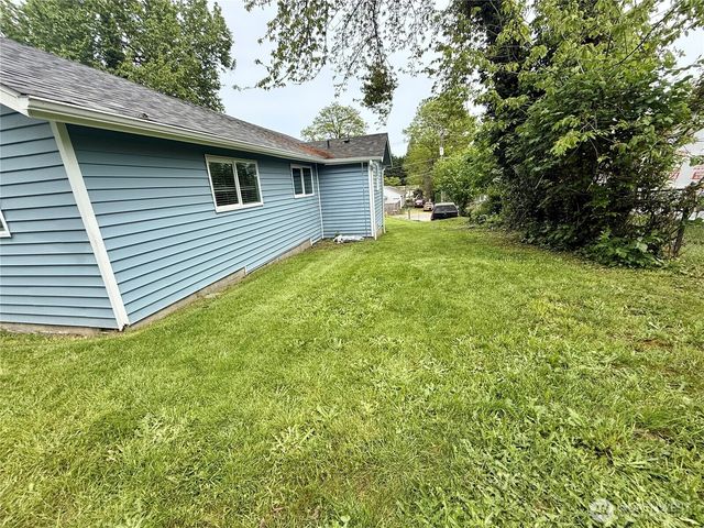 11049 18th Avenue SW, Seattle, WA 98146