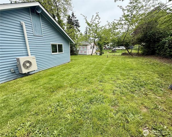 11049 18th Avenue SW, Seattle, WA 98146