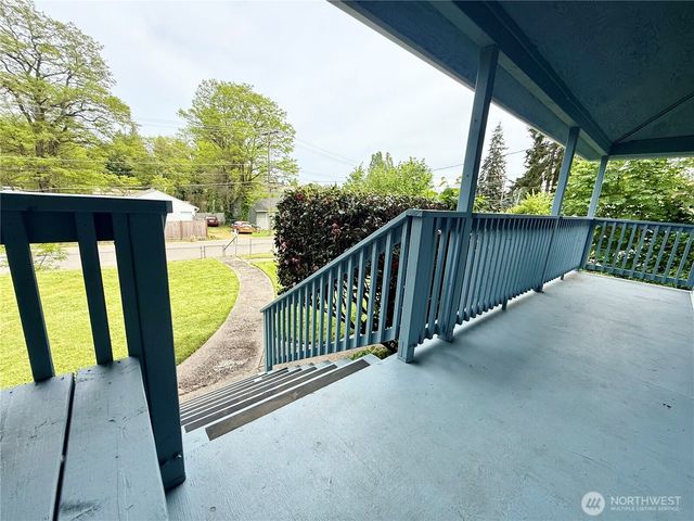 11049 18th Avenue SW, Seattle, WA 98146