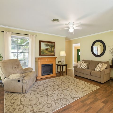 2005 Maplewood Drive, Gainesville, TX 76240