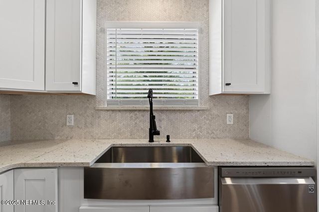 2212 REDFERN Road, Jacksonville, FL 32207