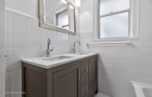 2212 REDFERN Road, Jacksonville, FL 32207