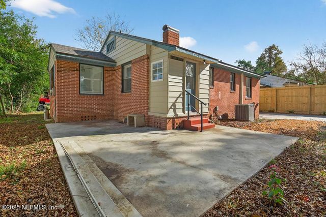 2212 REDFERN Road, Jacksonville, FL 32207