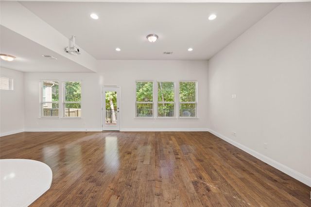 1051 Kenney Fort XING 63, Round Rock, TX 78665