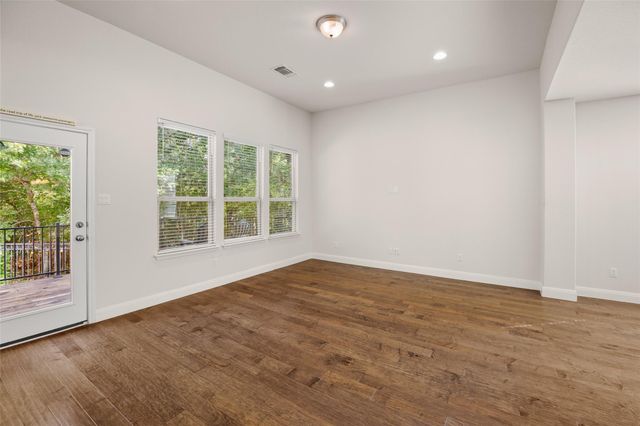 1051 Kenney Fort XING 63, Round Rock, TX 78665