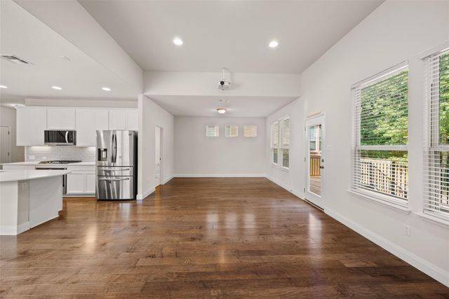 1051 Kenney Fort XING 63, Round Rock, TX 78665