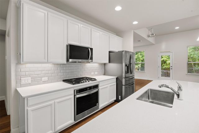 1051 Kenney Fort XING 63, Round Rock, TX 78665