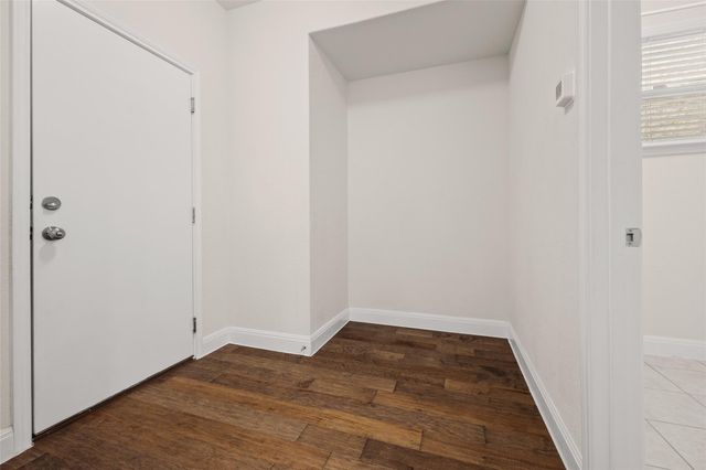 1051 Kenney Fort XING 63, Round Rock, TX 78665
