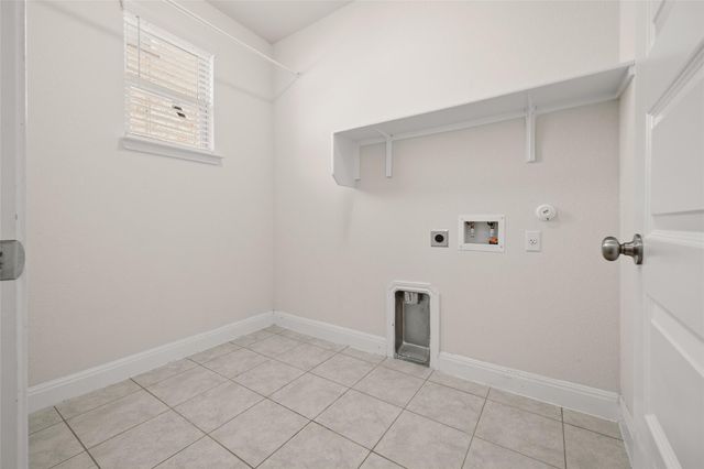 1051 Kenney Fort XING 63, Round Rock, TX 78665