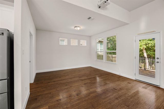 1051 Kenney Fort XING 63, Round Rock, TX 78665