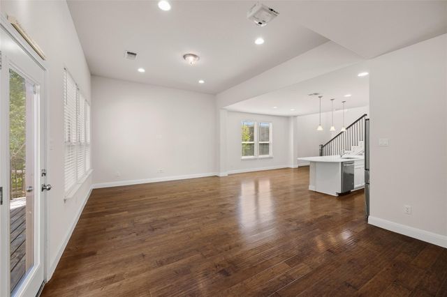 1051 Kenney Fort XING 63, Round Rock, TX 78665
