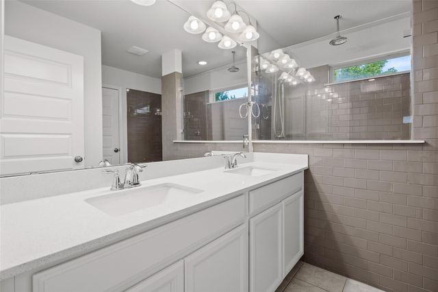 1051 Kenney Fort XING 63, Round Rock, TX 78665