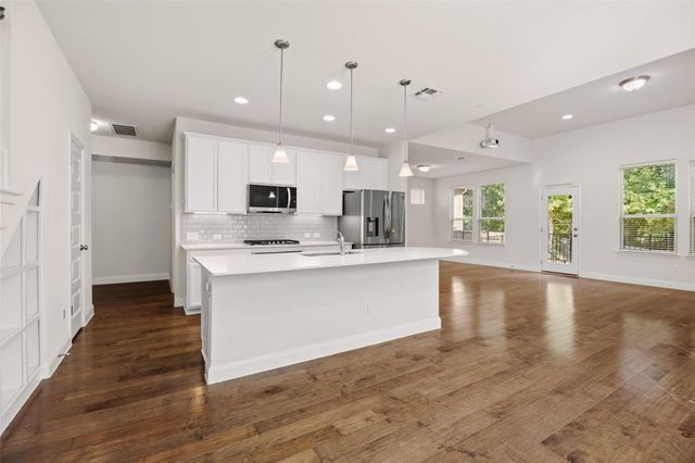 1051 Kenney Fort XING 63, Round Rock, TX 78665