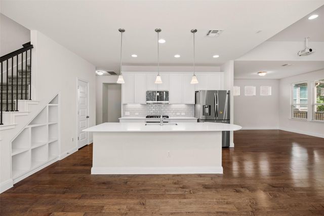 1051 Kenney Fort XING 63, Round Rock, TX 78665