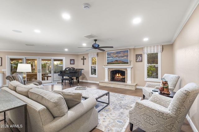 4945 E CHEERY LYNN Road, Phoenix, AZ 85018