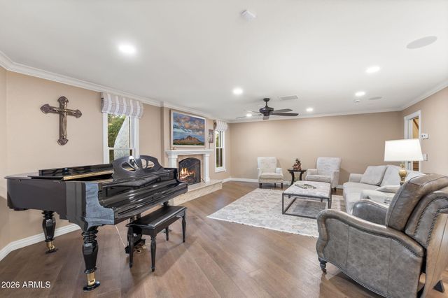 4945 E CHEERY LYNN Road, Phoenix, AZ 85018