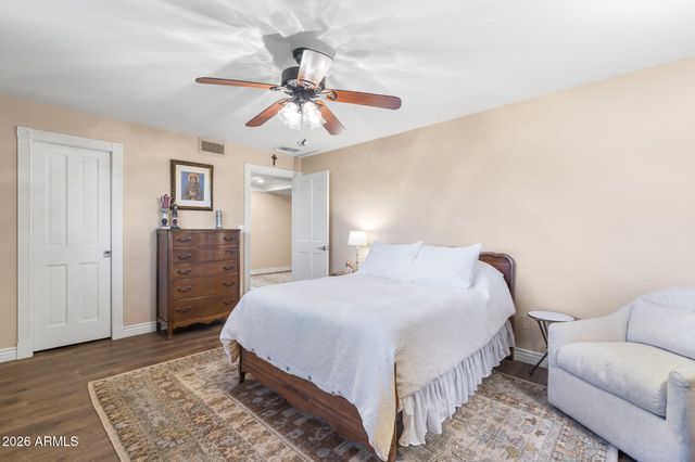 4945 E CHEERY LYNN Road, Phoenix, AZ 85018