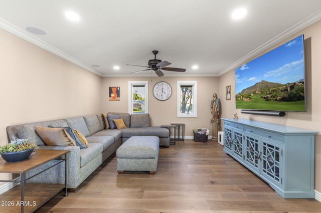 4945 E CHEERY LYNN Road, Phoenix, AZ 85018