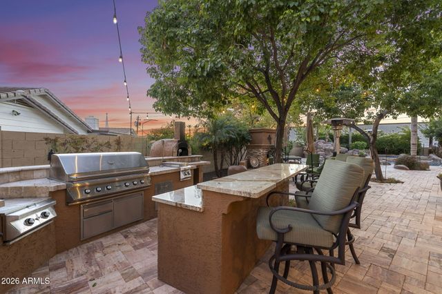 4945 E CHEERY LYNN Road, Phoenix, AZ 85018