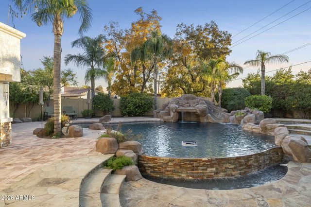 4945 E CHEERY LYNN Road, Phoenix, AZ 85018