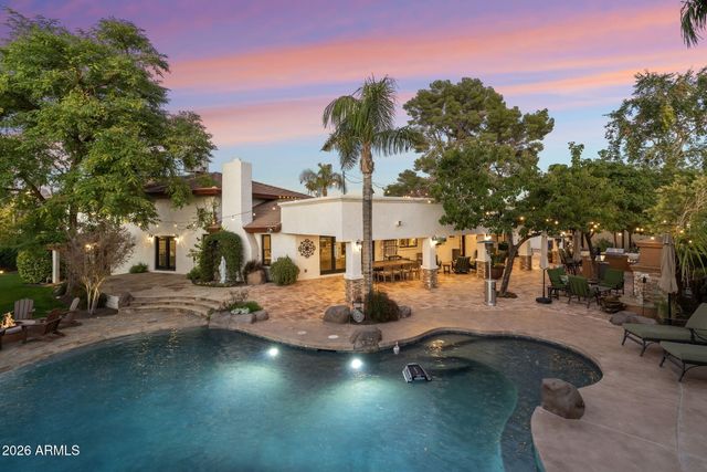 4945 E CHEERY LYNN Road, Phoenix, AZ 85018