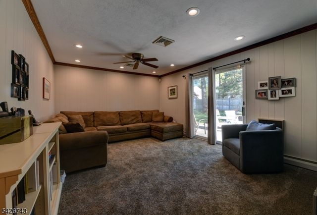 25 Debbie Ct, Wayne Twp., NJ 07470