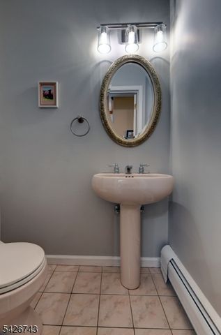 25 Debbie Ct, Wayne Twp., NJ 07470