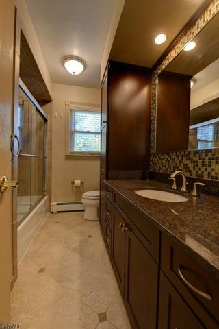 25 Debbie Ct, Wayne Twp., NJ 07470