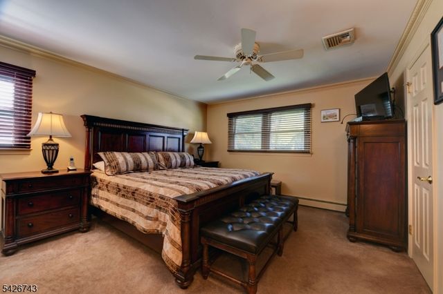 25 Debbie Ct, Wayne Twp., NJ 07470