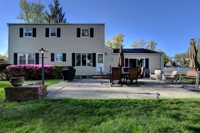 25 Debbie Ct, Wayne Twp., NJ 07470