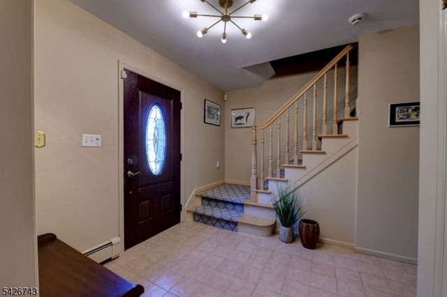 25 Debbie Ct, Wayne Twp., NJ 07470