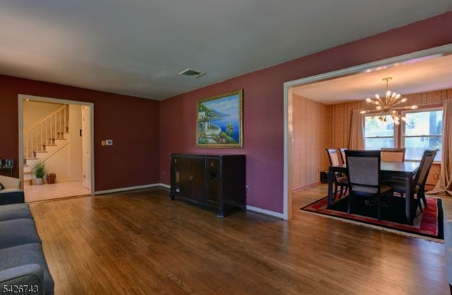 25 Debbie Ct, Wayne Twp., NJ 07470